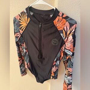 Billabong long sleeve zip up one peice